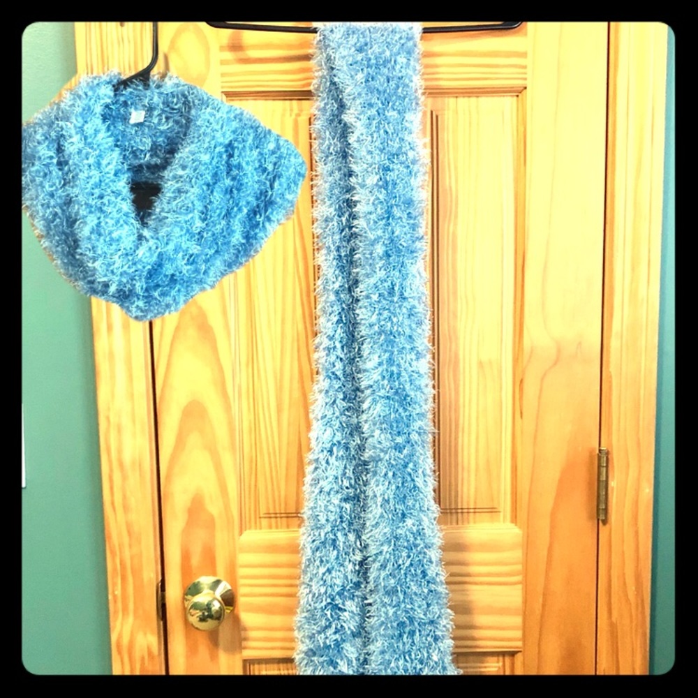 Convertible Hollow Scarf/Cowl!